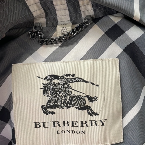 Burberry rain coat - Picture 6 of 6